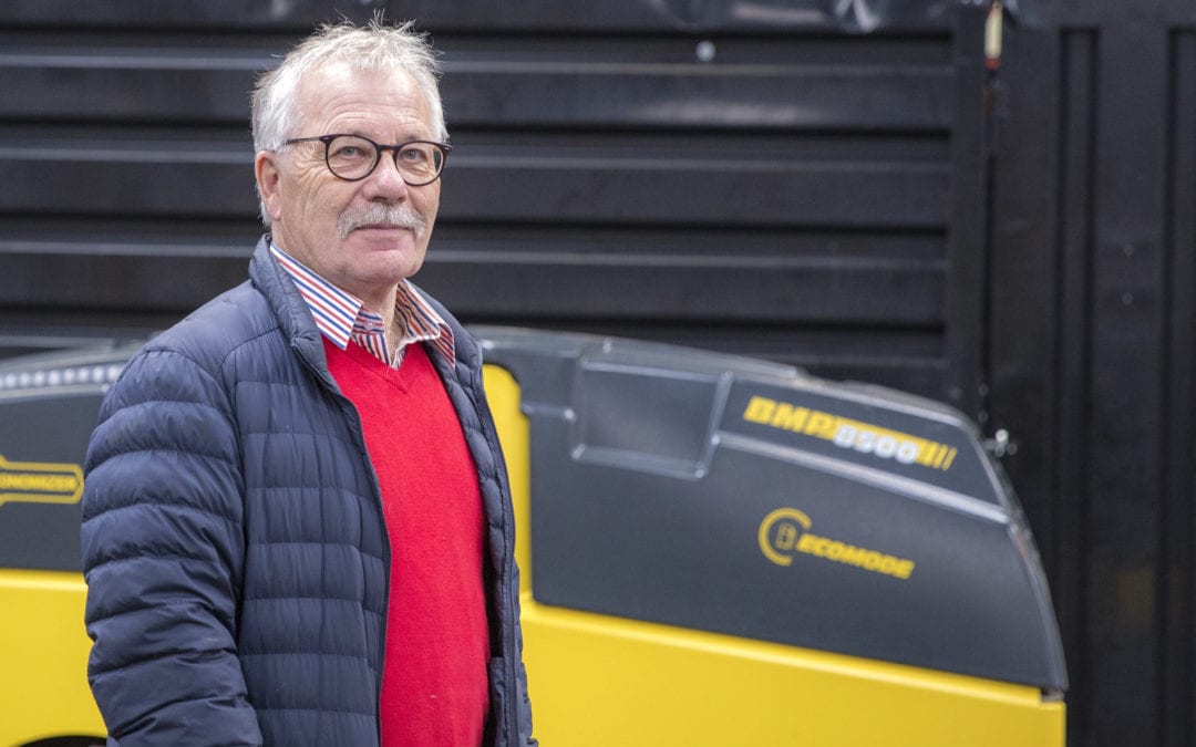 ​”Mr Bomag” är tillbaka. Stefan Åkerström gör comeback.